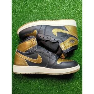 Unleash Your Style: Nike Air Jordan 1 Retro High OG Black Gold 5.5Y